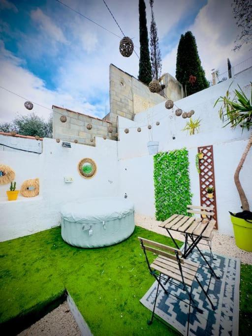 Petite Maison Avec Terrasse 拉佩讷叙尔于沃讷 外观 照片