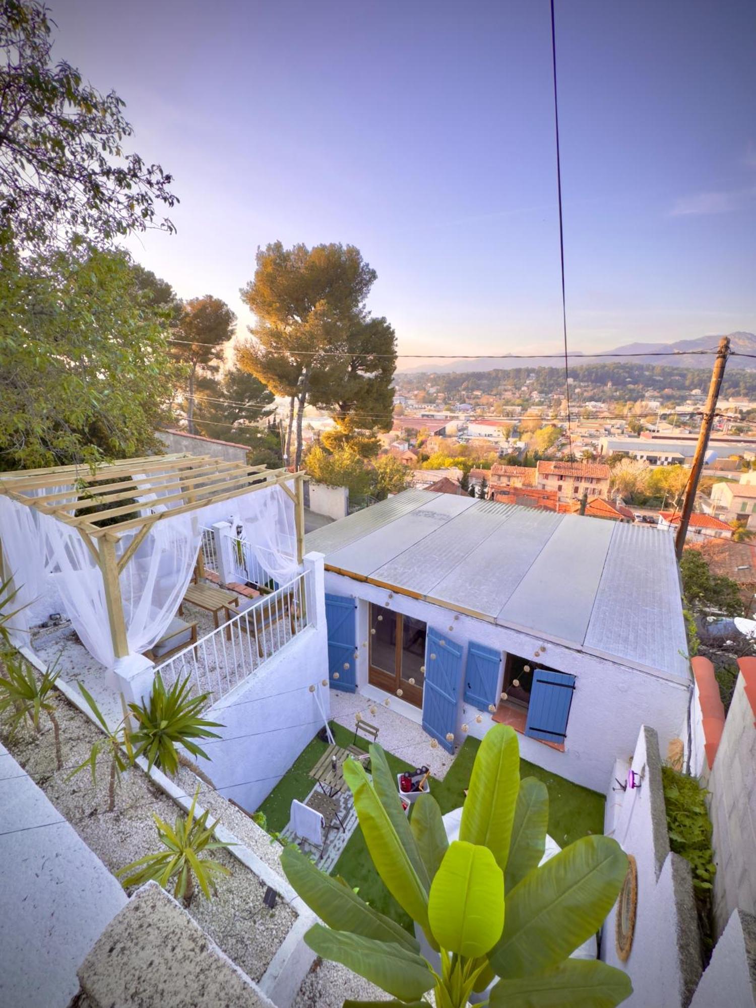 Petite Maison Avec Terrasse 拉佩讷叙尔于沃讷 外观 照片