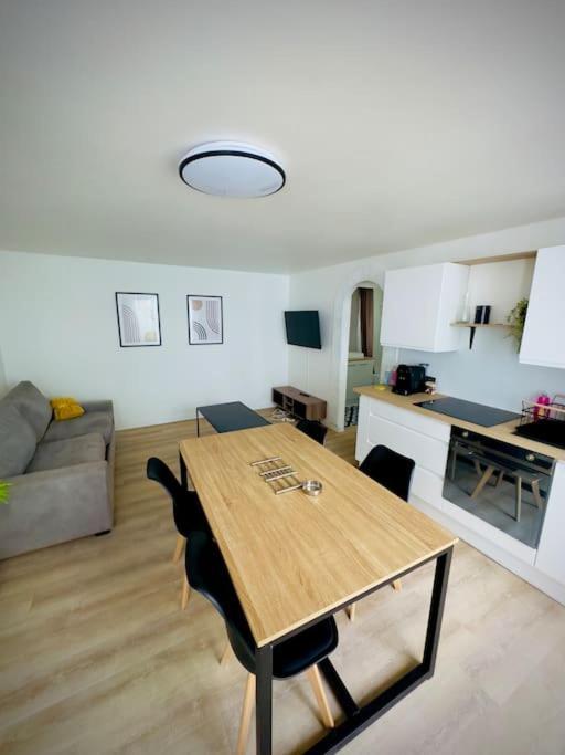 Petite Maison Avec Terrasse 拉佩讷叙尔于沃讷 外观 照片